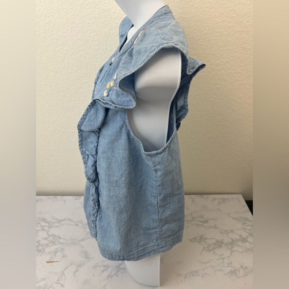 Madewell women’s M Denim Ruffle Side Chambray Button Down Shirt Floral Stitch - Picture 2 of 4